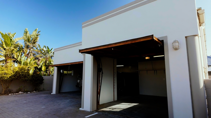 4 Bedroom Property for Sale in Middedorp Western Cape